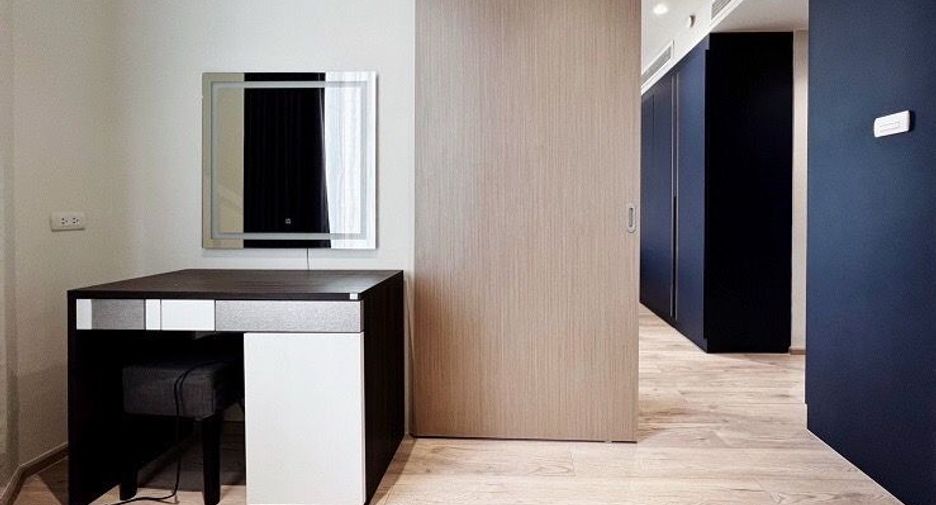 For rent 3 bedrooms condo in Pathum Wan, Bangkok
