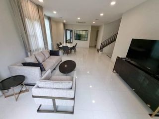出租 4 卧室 独立屋 在 Saphan Sung, 曼谷