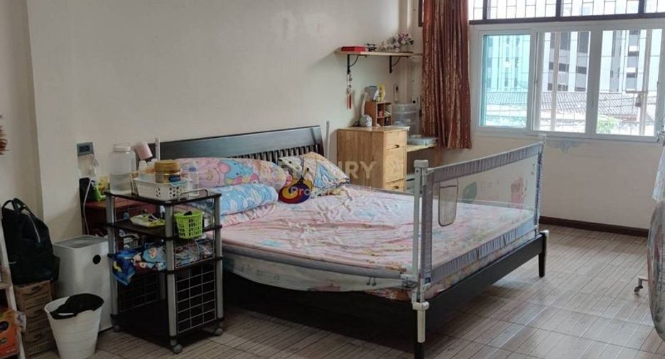 ขาย 4 เตียง พื้นที่ค้าปลีก ใน วัฒนา, กรุงเทพฯ