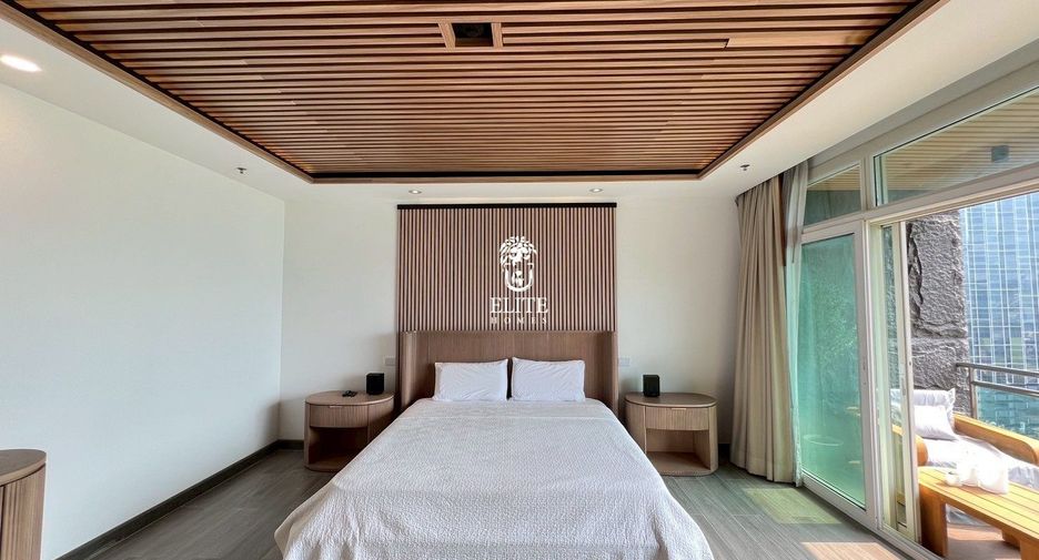 For rent 4 bedrooms condo in Pathum Wan, Bangkok