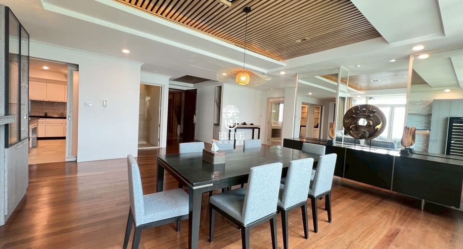 For rent 4 bedrooms condo in Pathum Wan, Bangkok