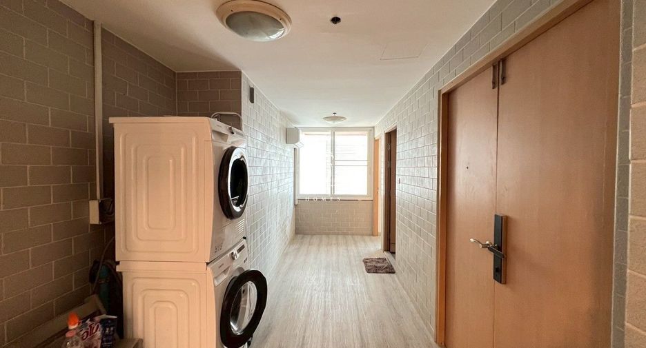For rent 4 bedrooms condo in Pathum Wan, Bangkok