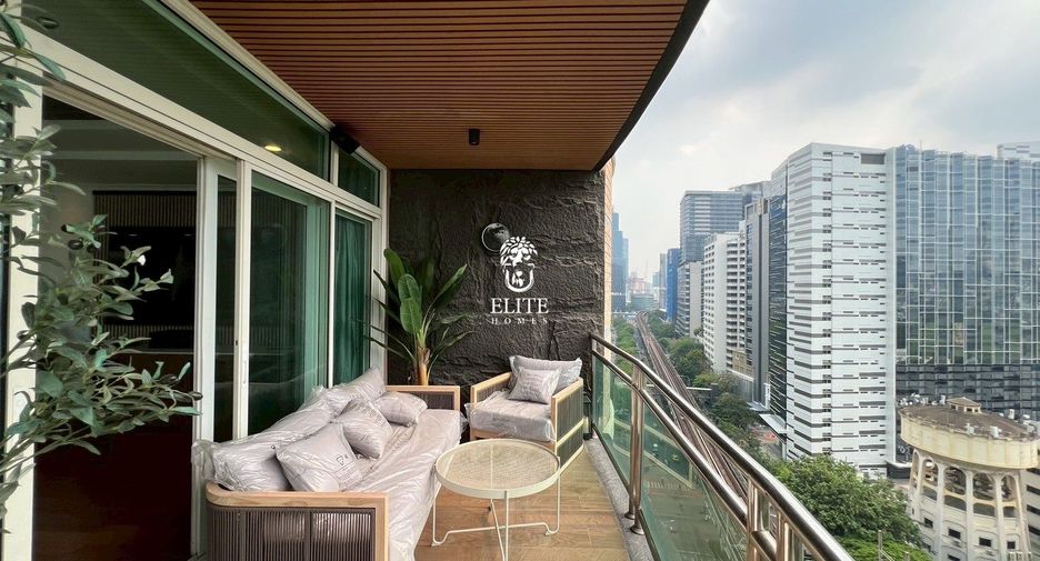 For rent 4 bedrooms condo in Pathum Wan, Bangkok