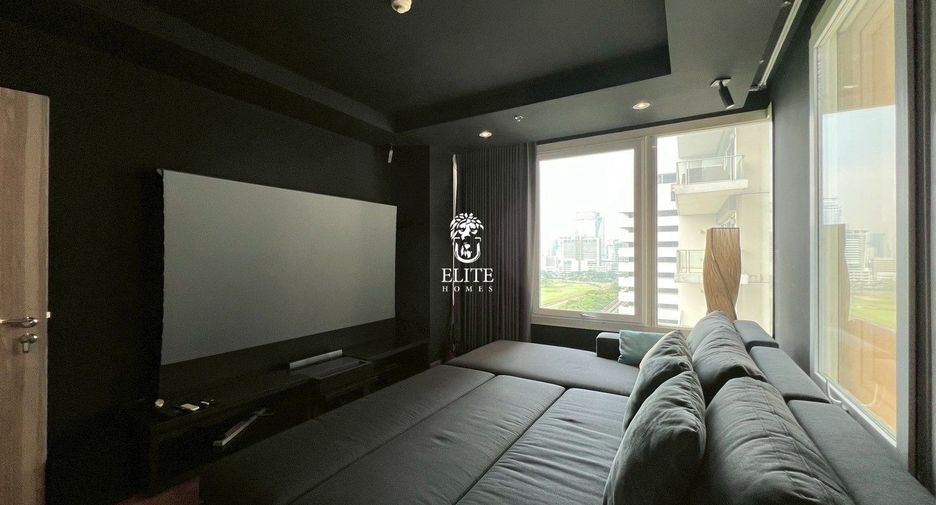 For rent 4 bedrooms condo in Pathum Wan, Bangkok