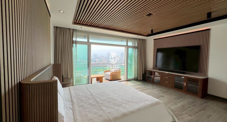 For rent 4 bedrooms condo in Pathum Wan, Bangkok