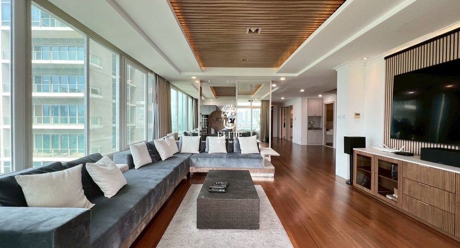 For rent 4 bedrooms condo in Pathum Wan, Bangkok