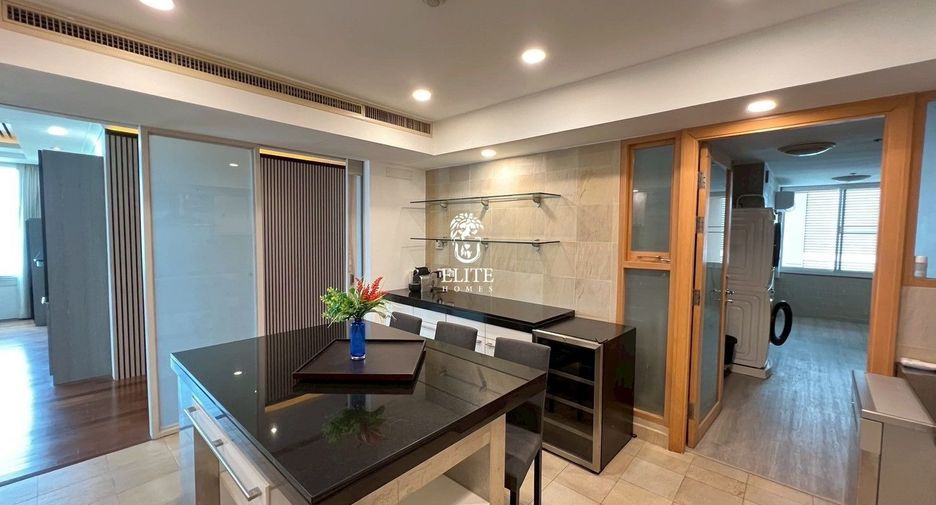For rent 4 bedrooms condo in Pathum Wan, Bangkok