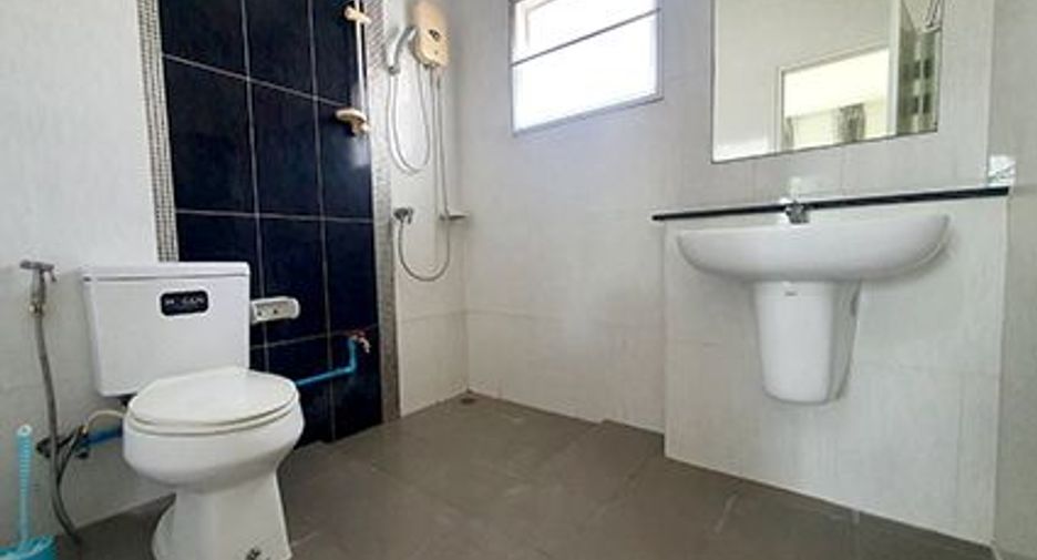 Casa en venta de 3 habitaciones en Krathum Baen, Samut Sakhon