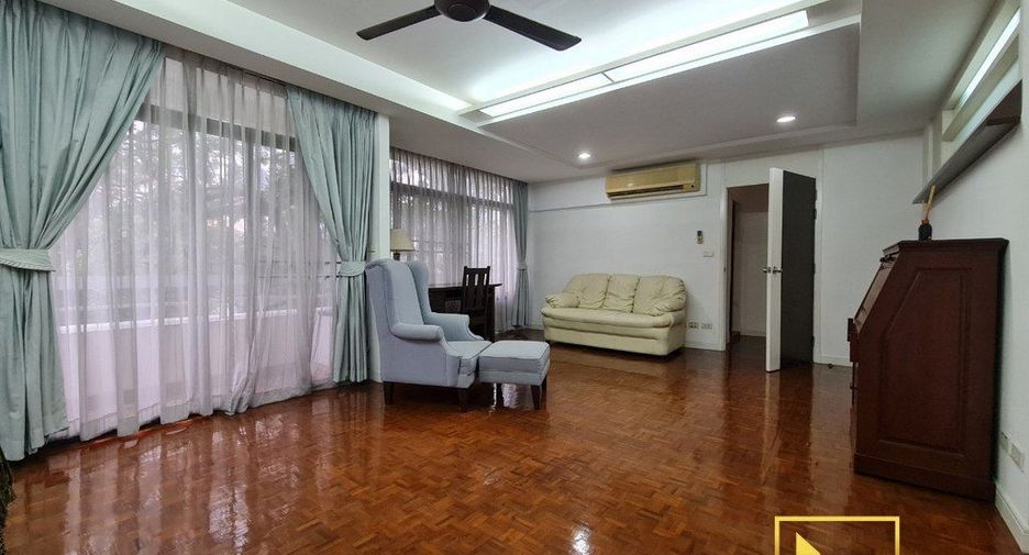 For rent 3 bedrooms apartment in Khlong Toei, Bangkok