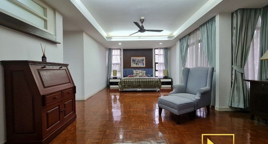 For rent 3 bedrooms apartment in Khlong Toei, Bangkok