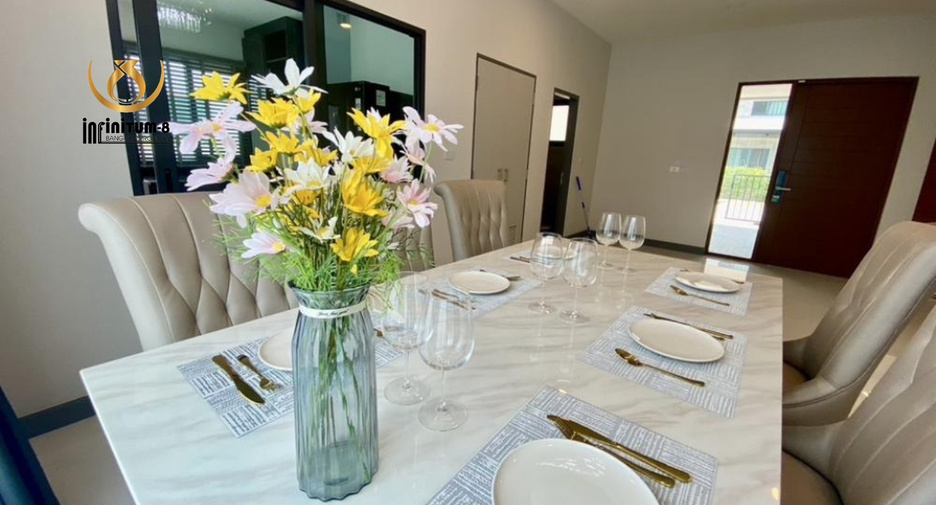 For sale 4 bedrooms house in Bang Phli, Samut Prakan
