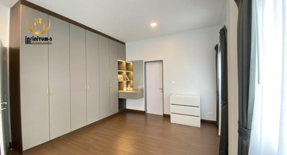 For sale 4 bedrooms house in Bang Phli, Samut Prakan