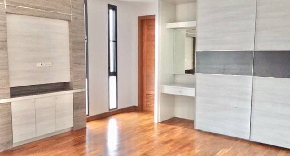 For rent 4 ベッドルーム house in Bang Na, Bangkok