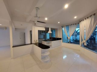出租 公寓 独立屋 在 Watthana, 曼谷