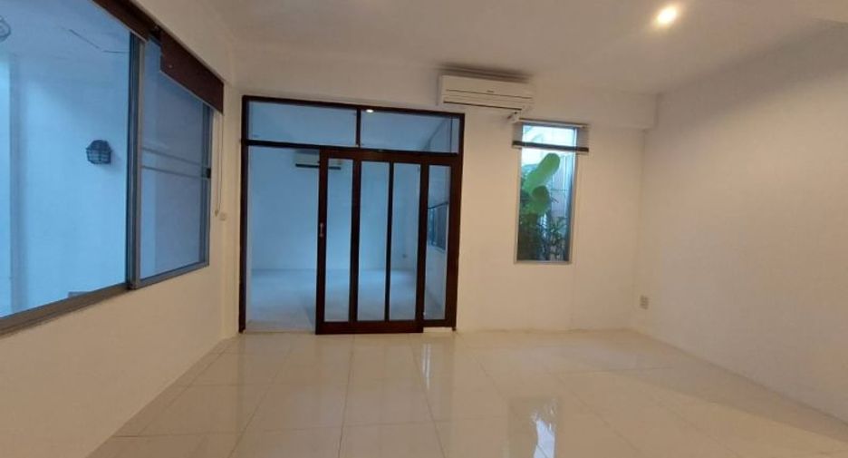 出租 公寓 独立屋 在 Watthana, 曼谷