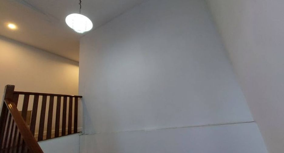 出租 公寓 独立屋 在 Watthana, 曼谷