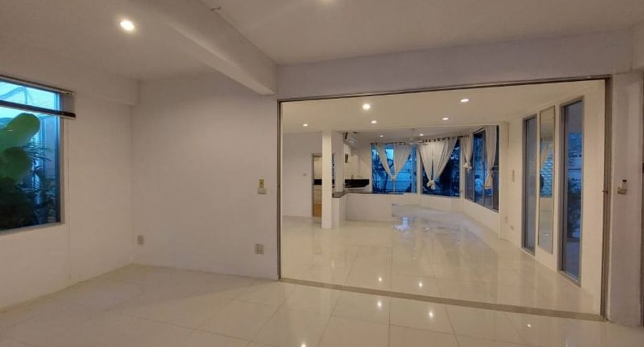 出租 公寓 独立屋 在 Watthana, 曼谷