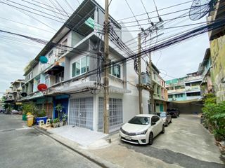 For sale 3 bed retail Space in Bang Kho Laem, Bangkok
