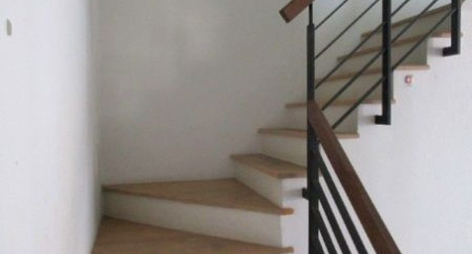 À vendre 3 chambres maison de ville à Min Buri, Bangkok