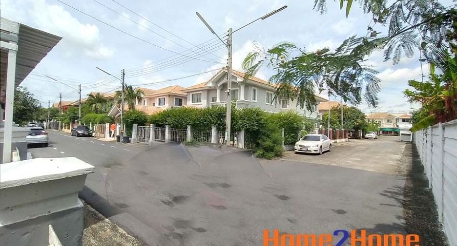 For sale 3 bedrooms house in Khlong Luang, Pathum Thani