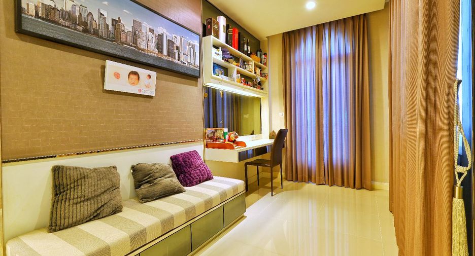 For sale 3 bedrooms house in Phasi Charoen, Bangkok