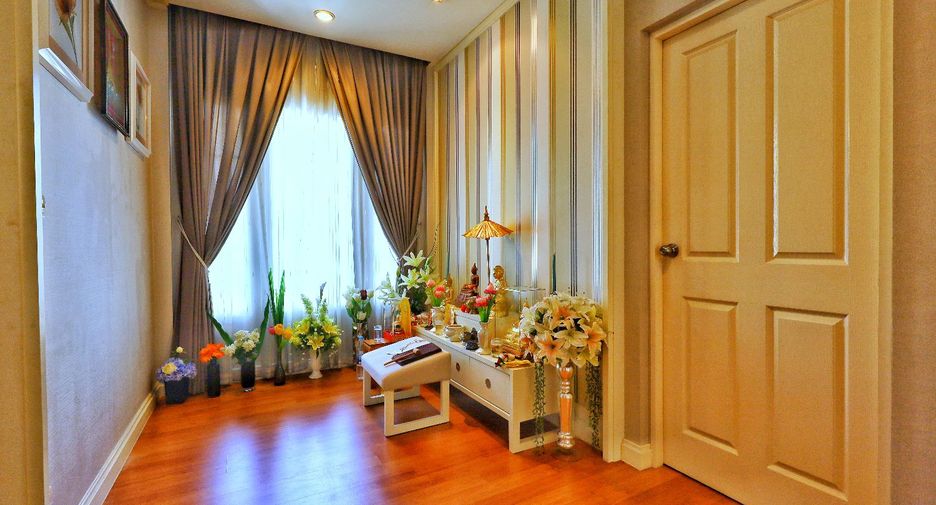 For sale 3 bedrooms house in Phasi Charoen, Bangkok