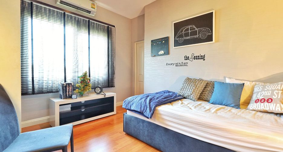 For sale 3 bedrooms house in Phasi Charoen, Bangkok