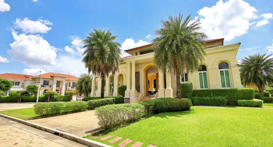 For sale 3 bedrooms house in Phasi Charoen, Bangkok