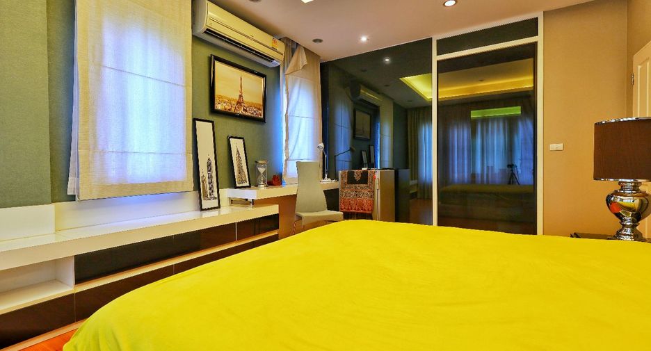 For sale 3 bedrooms house in Phasi Charoen, Bangkok