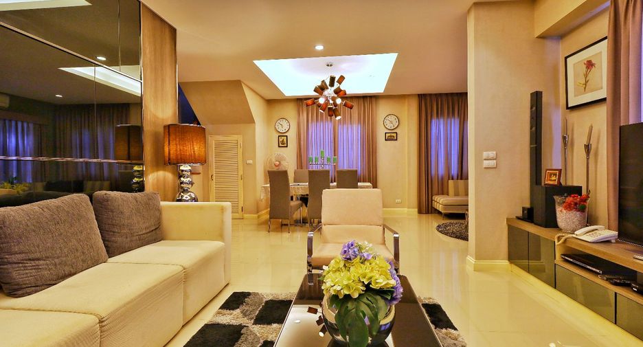 For sale 3 bedrooms house in Phasi Charoen, Bangkok