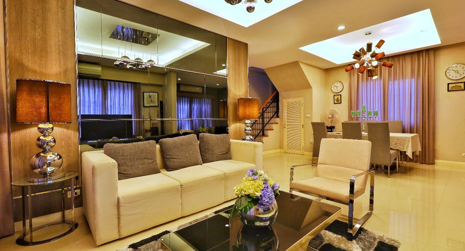 For sale 3 bedrooms house in Phasi Charoen, Bangkok