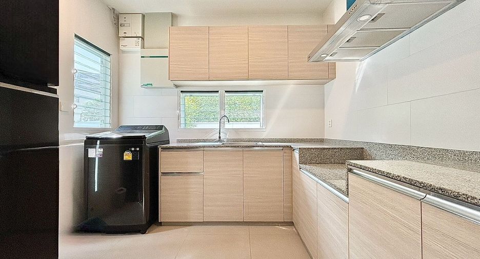 Casa en alquiler de 4 habitaciones en Prawet, Bangkok