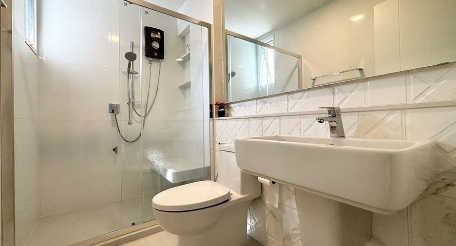 Casa en alquiler de 4 habitaciones en Prawet, Bangkok