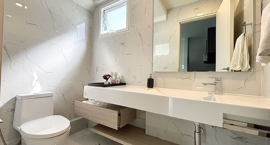 Casa en alquiler de 4 habitaciones en Prawet, Bangkok