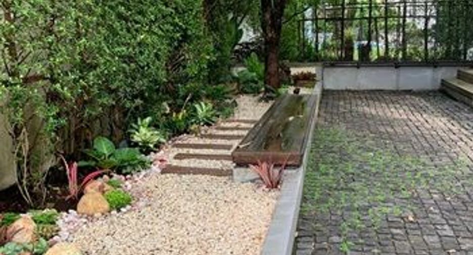 出售 5 卧室 独立屋 在 Mueang Nonthaburi, Nonthaburi