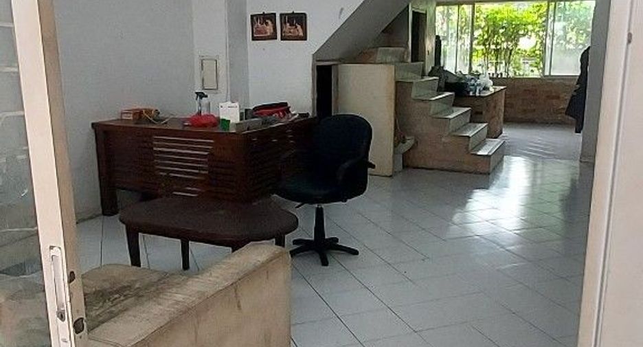 For sale 4 bedrooms townhouse in Chom Thong, Bangkok