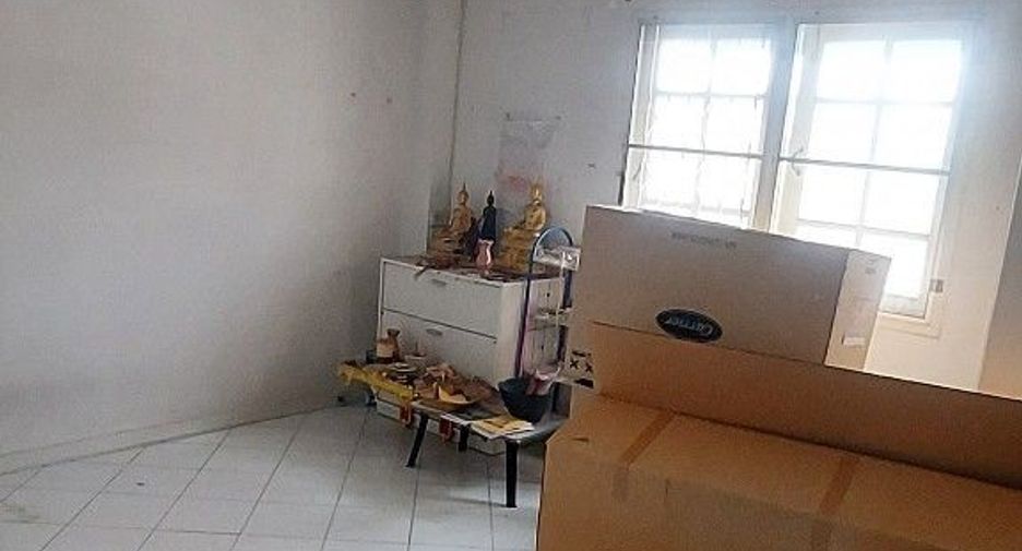 For sale 4 bedrooms townhouse in Chom Thong, Bangkok