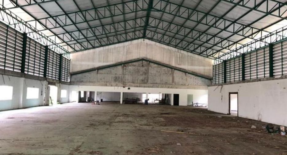 For rent and for sale 5 bed warehouse in Phan Thong, Chonburi