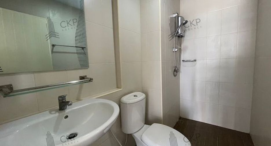 For sale 1 bed condo in Khlong Luang, Pathum Thani