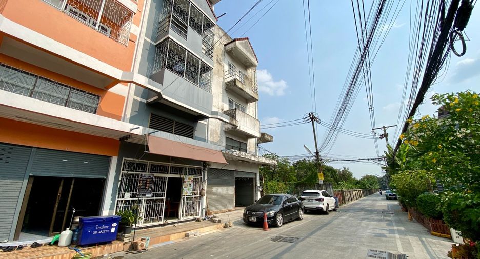 For sale 4 bed retail Space in Thanyaburi, Pathum Thani