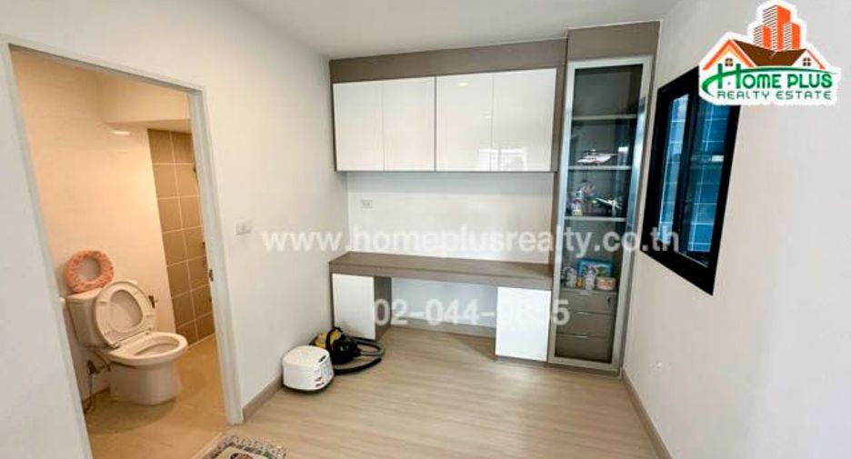 Casa adosada en venta de 3 habitaciones en Rat Burana, Bangkok