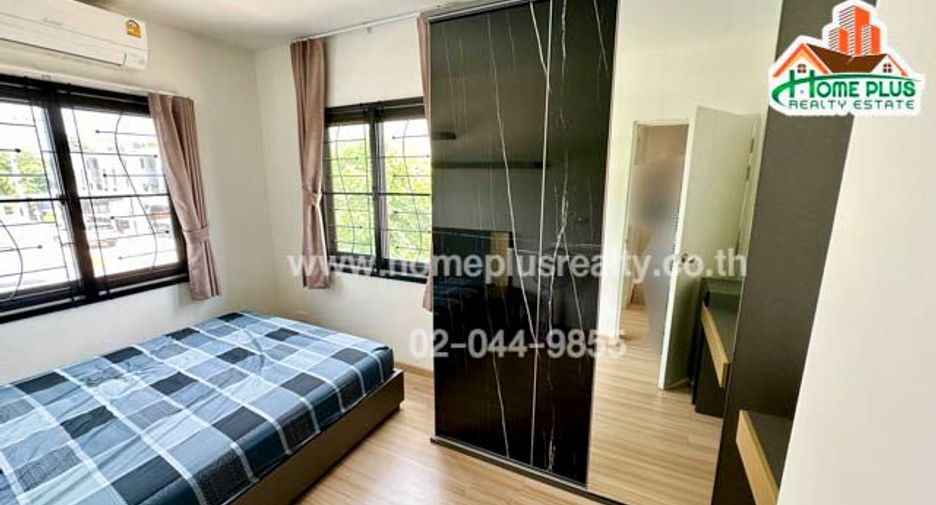 Casa adosada en venta de 3 habitaciones en Rat Burana, Bangkok