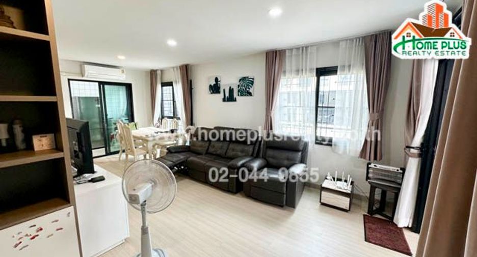 Casa adosada en venta de 3 habitaciones en Rat Burana, Bangkok