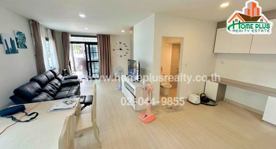Casa adosada en venta de 3 habitaciones en Rat Burana, Bangkok