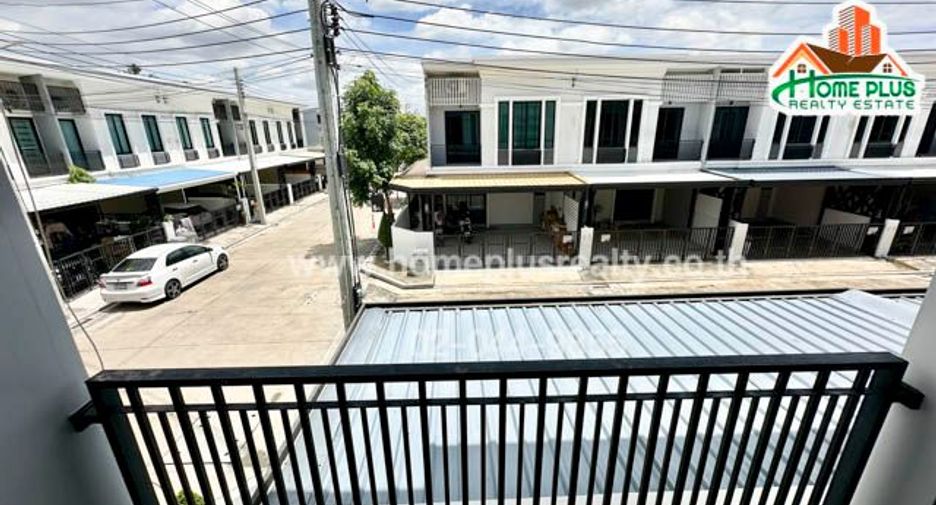 Casa adosada en venta de 3 habitaciones en Rat Burana, Bangkok