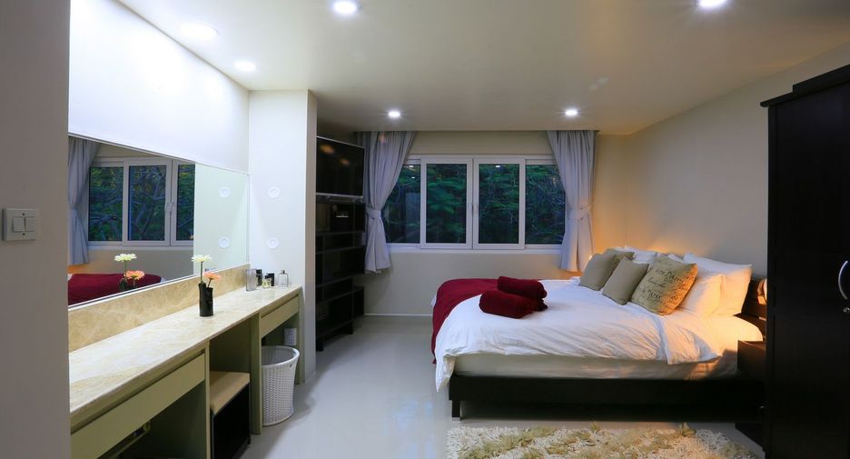 For sale 8 Beds serviced apartment in Pratumnak, Pattaya