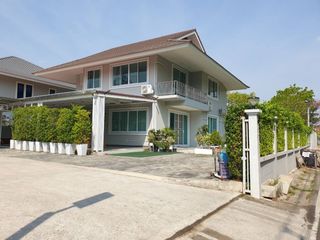 For rent 8 bed house in Saraphi, Chiang Mai