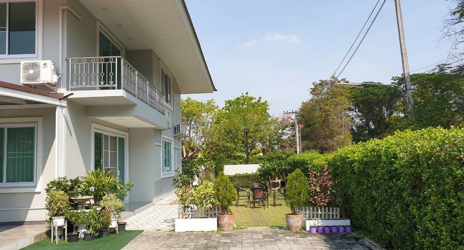 For rent そして for sale 8 Beds house in Saraphi, Chiang Mai