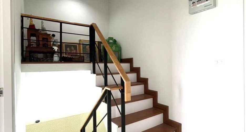 Casa adosada en venta de 4 habitaciones en Khlong Luang, Pathum Thani