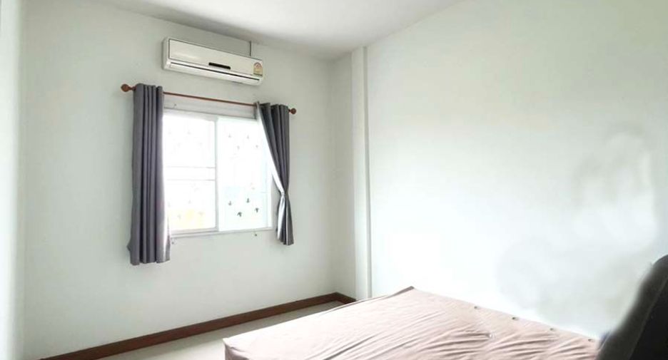 Casa adosada en venta de 4 habitaciones en Khlong Luang, Pathum Thani